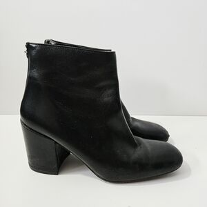 Stuart Weitzman Bacari Booties Size 6 Black Leather Heel Boots